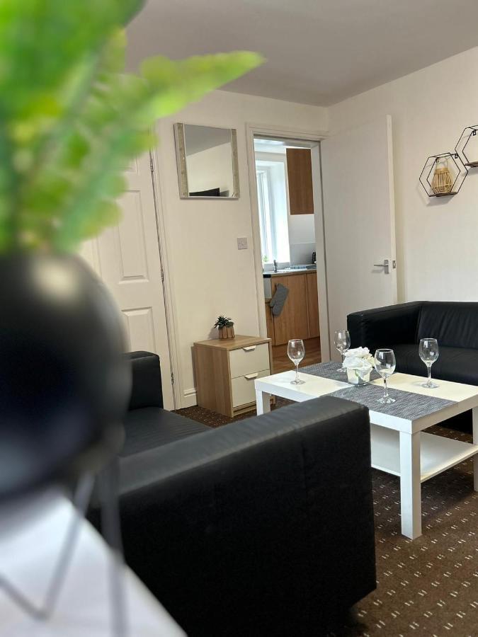 Bv Cozy Deighton Studio With Free Parking - Budget-Friendly Stay Huddersfield Exterior foto