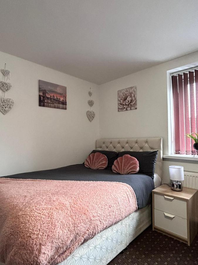 Bv Cozy Deighton Studio With Free Parking - Budget-Friendly Stay Huddersfield Exterior foto